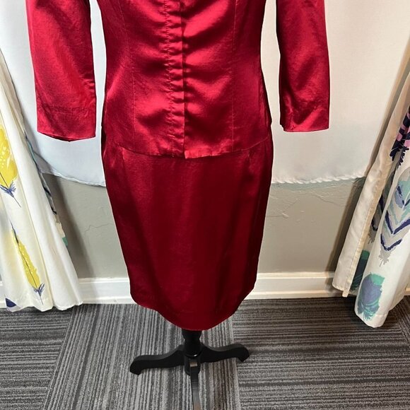 Vintage Tahari petites red satin wool blend 3/4 sleeve blazer skirt set. Sz 6P - Picture 3 of 12
